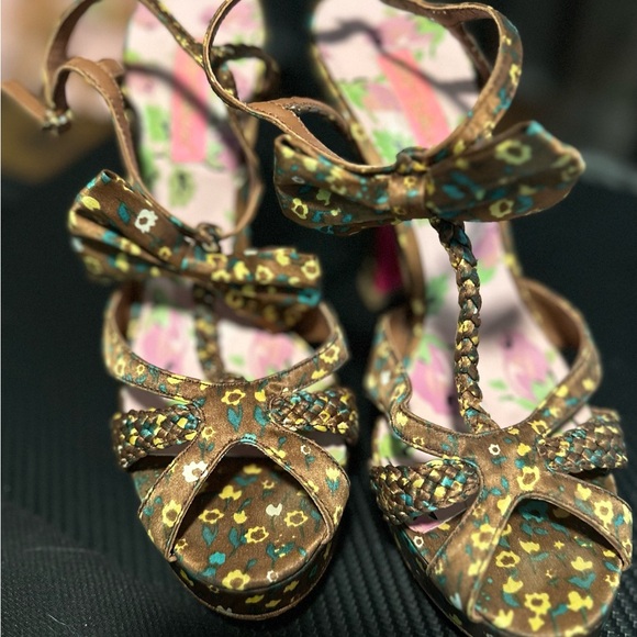 Betsey Johnson sunflower platform braided bow sandal, 8.5M - Picture 4 of 7